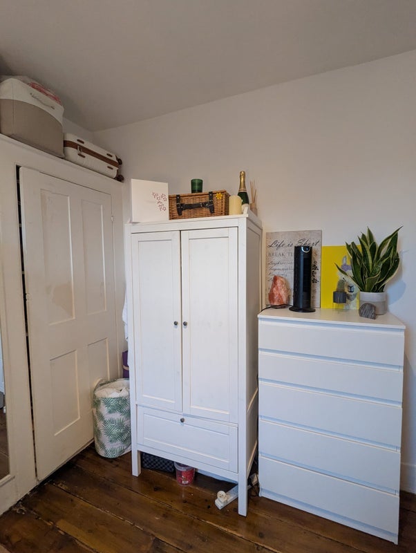 Room Fearon Street in Greater London