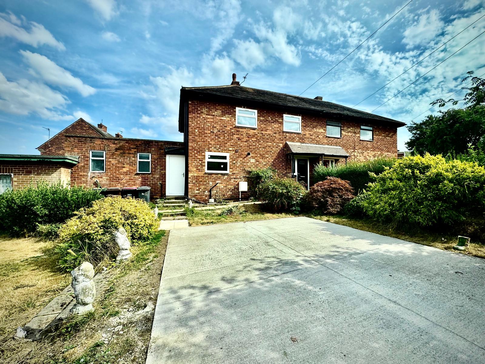 House Pear Tree Avenue in Rotherham