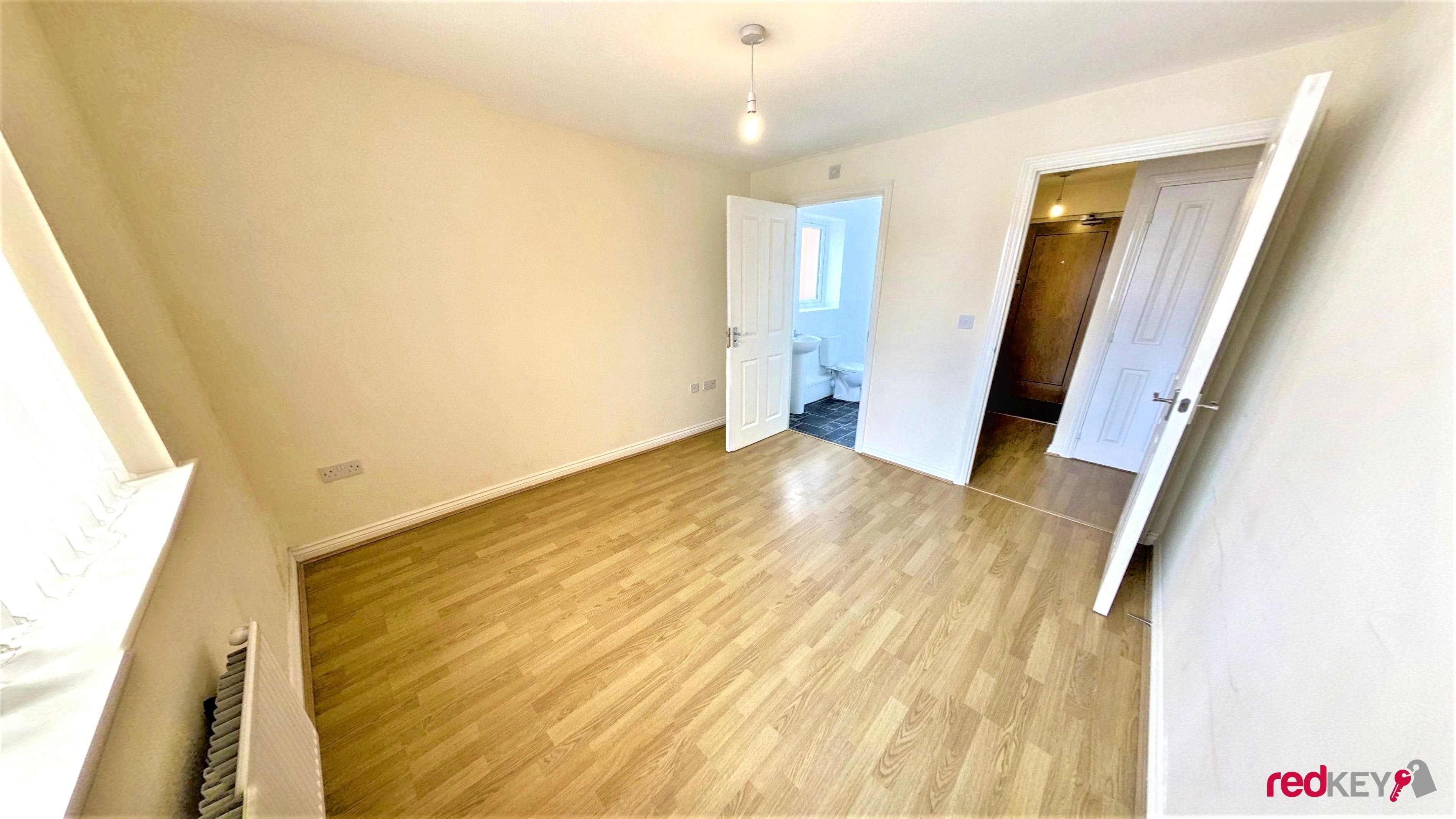 Flat Amber Close in Newport