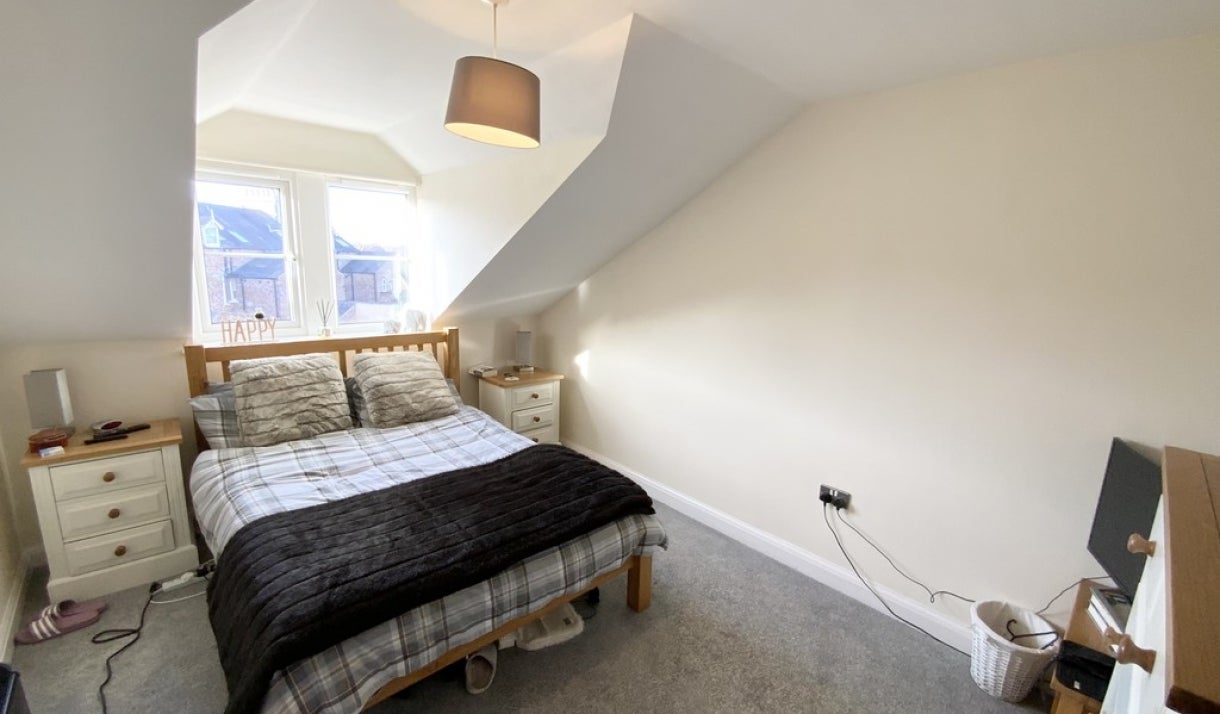 Flat Feversham Crescent in York