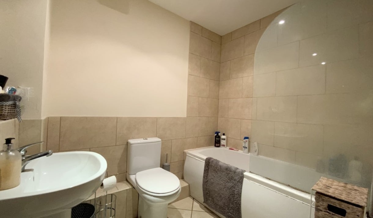 Flat Feversham Crescent in York