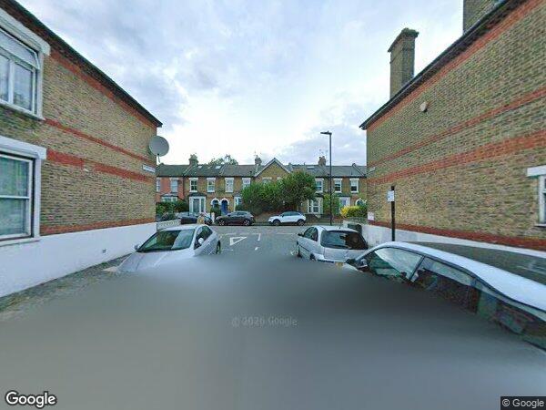 Flat Spondon Road in Greater London