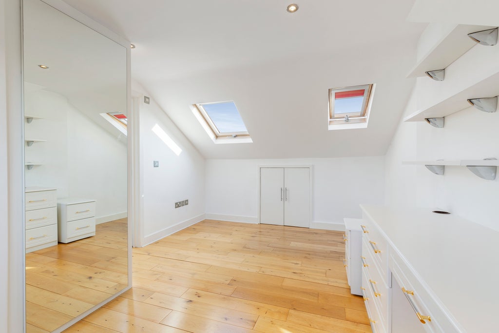Flat Cecil Road in Greater London