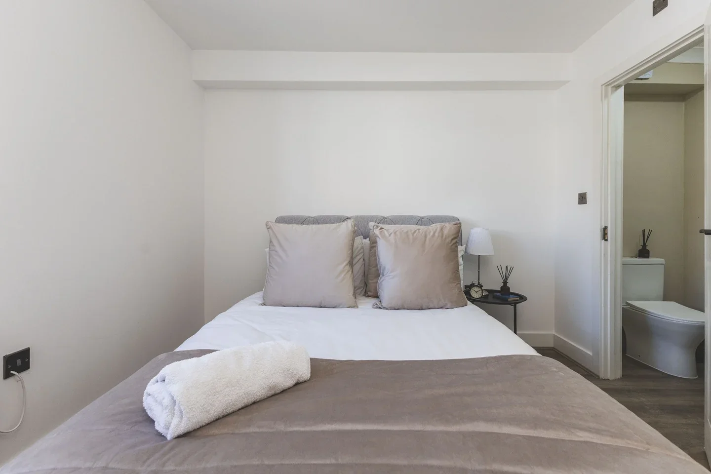 Room Ladywell Street in Greater London