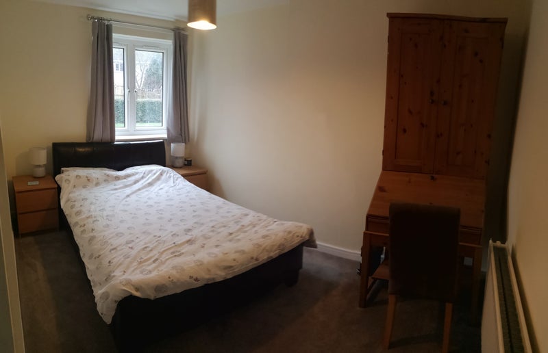 Room Warwick Road in Bristol