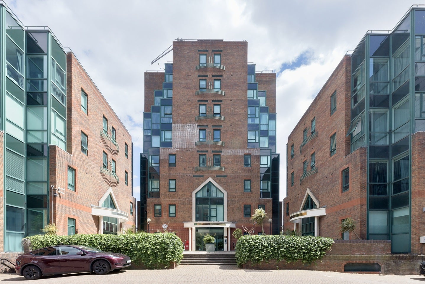 Flat Lanark Square in Greater London