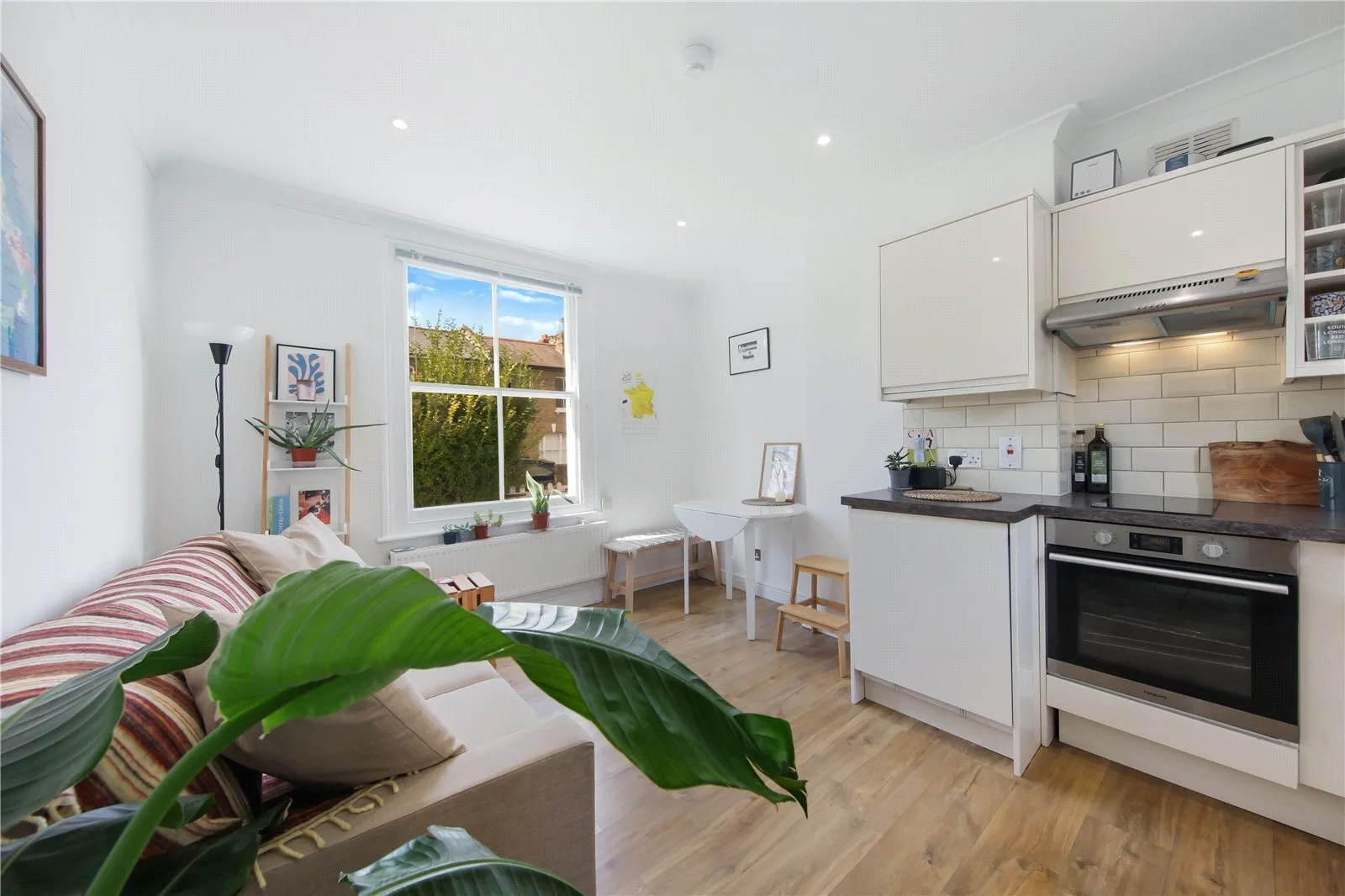 Flat Archdale Road in Greater London