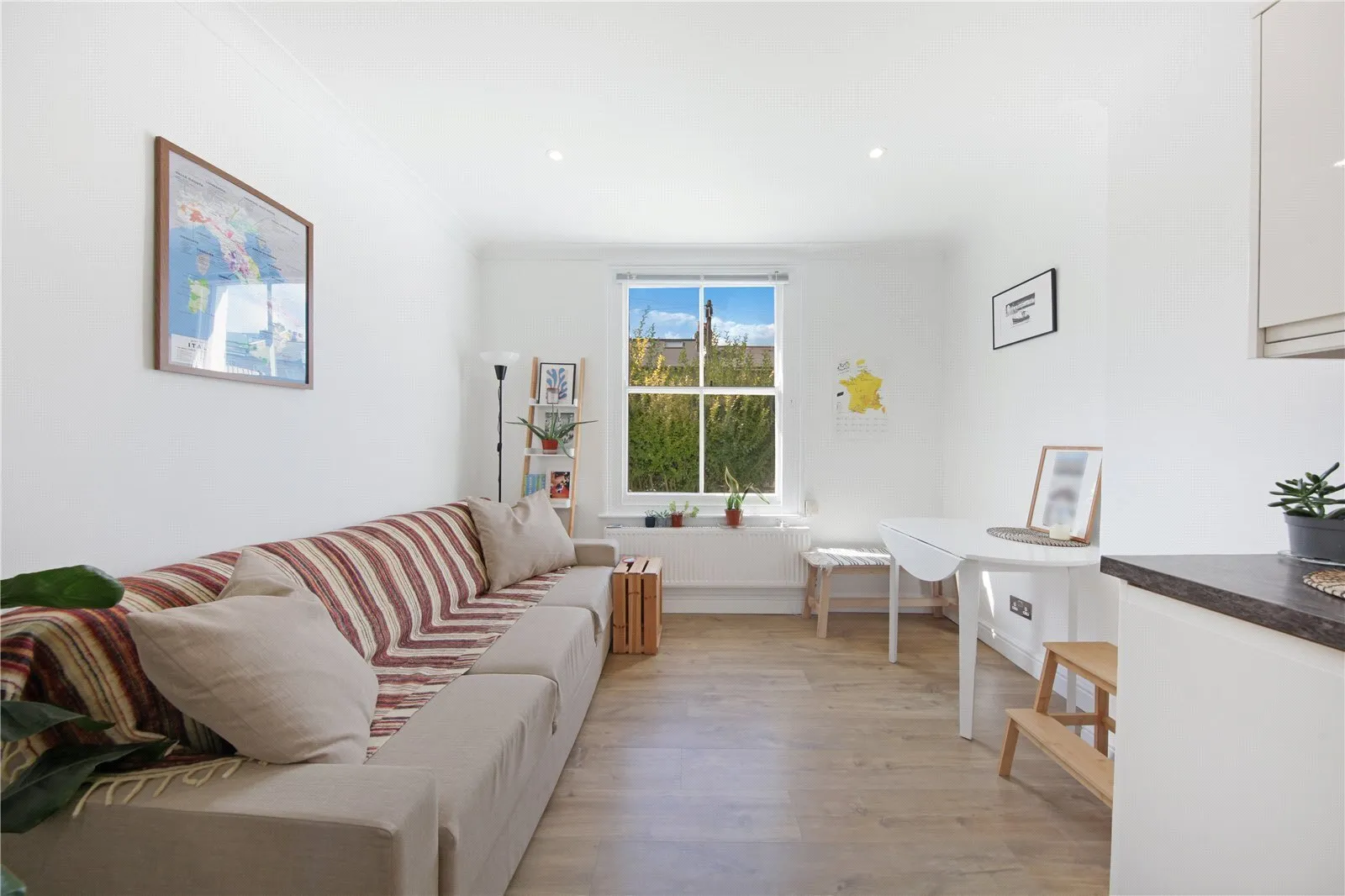 Flat Archdale Road in Greater London