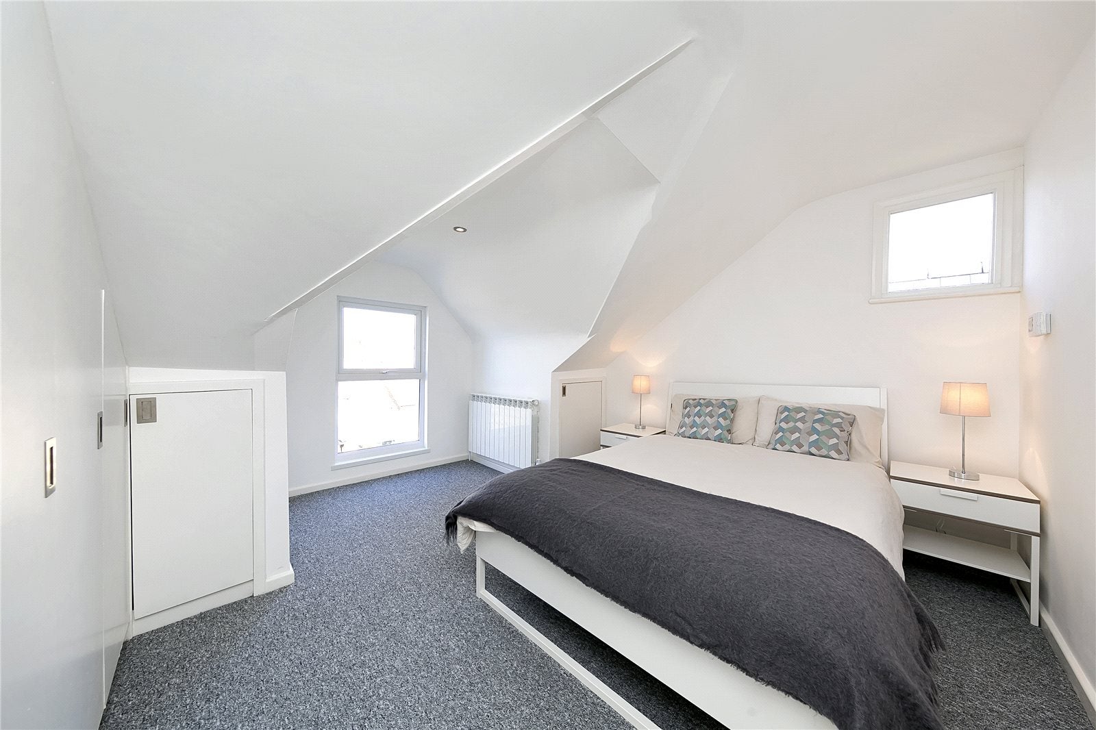 Flat Larkfield Road in Greater London