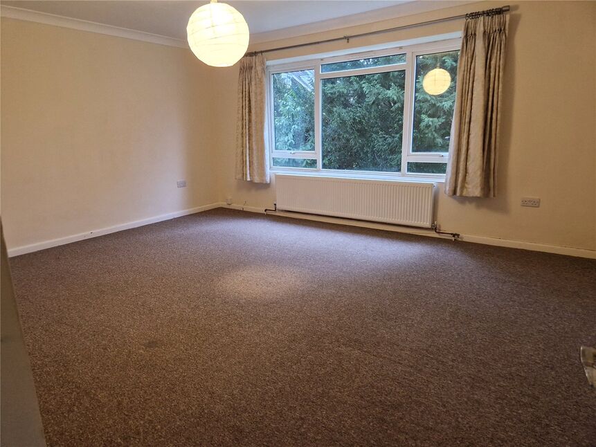 Flat Elizabeth Court in Watford