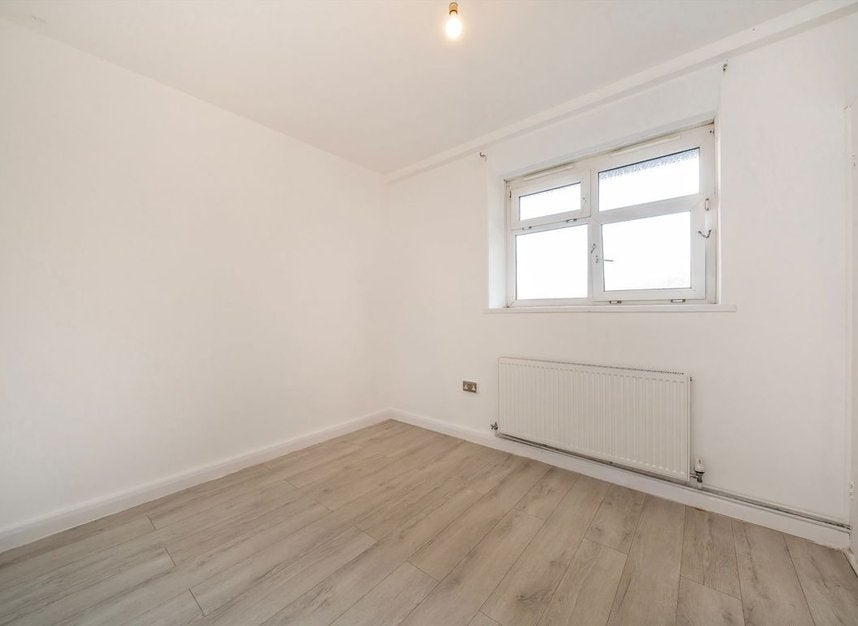 Flat Kingsmead Way in Greater London
