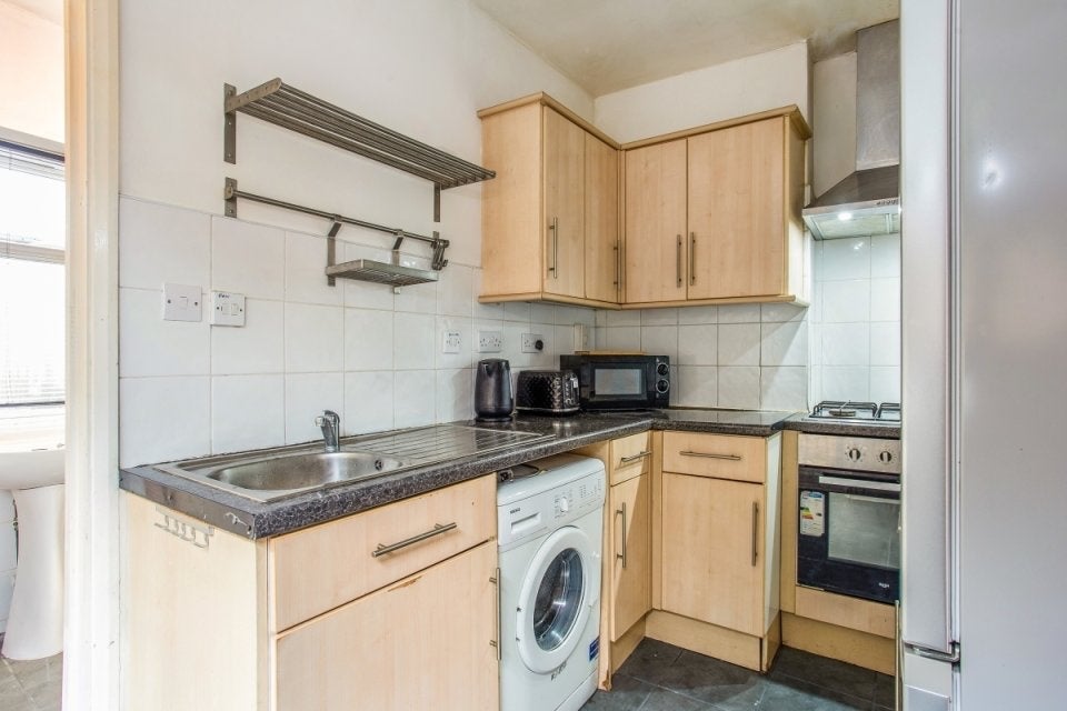Flat Flamsteed Court in Greater London