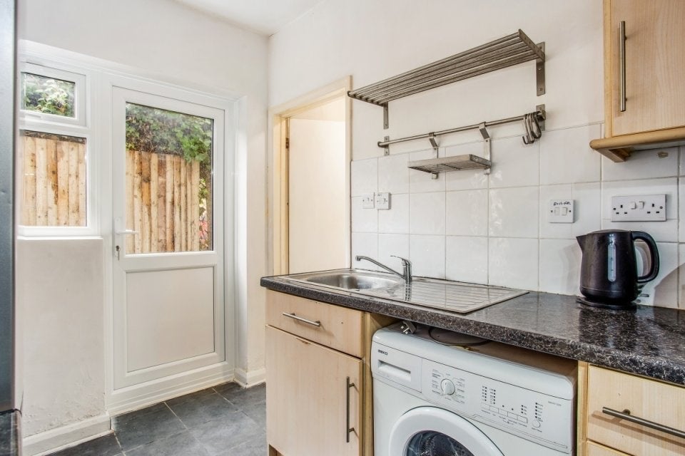 Flat Flamsteed Court in Greater London