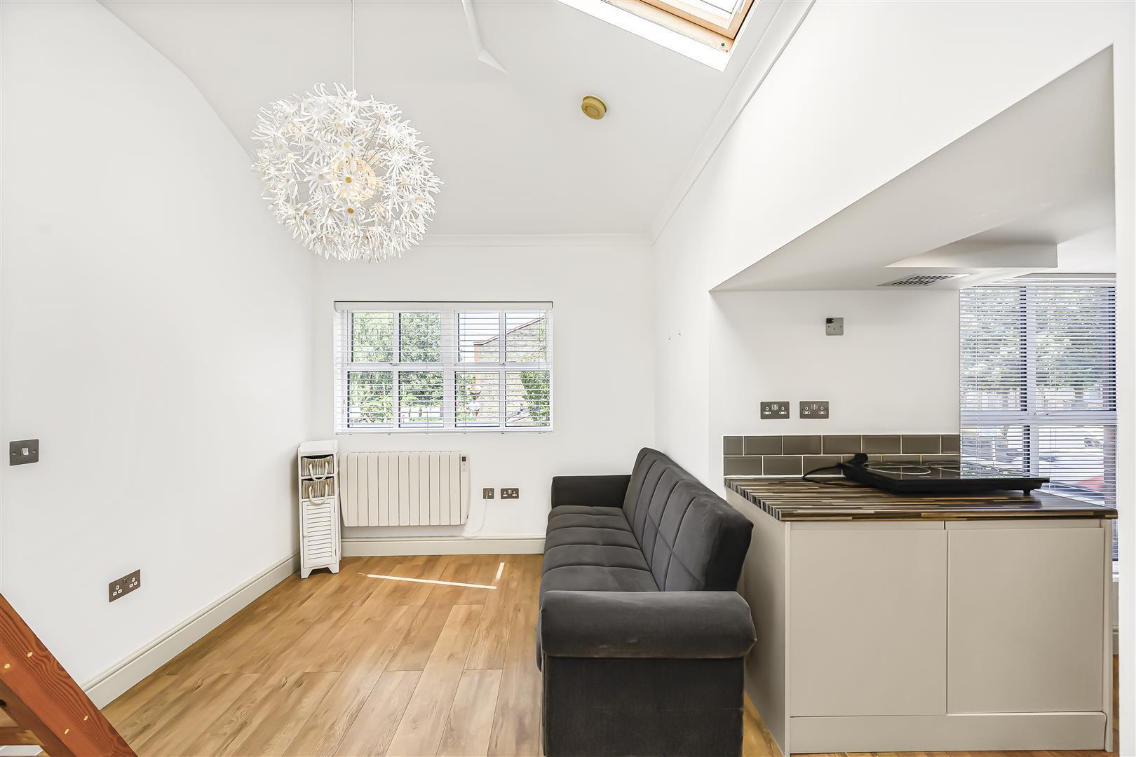 Flat Chingford Road in Greater London