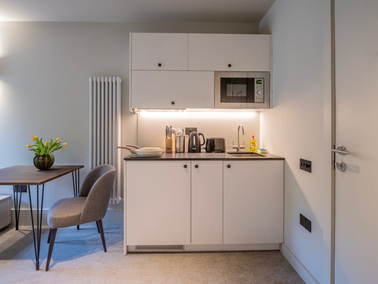 Room Augustus Road in Greater London