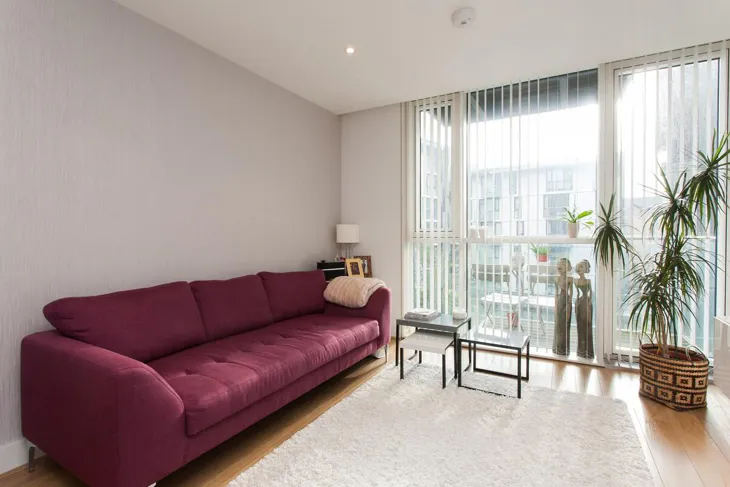 Flat Bridle Mews in Greater London