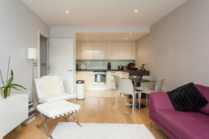 Flat Bridle Mews in Greater London