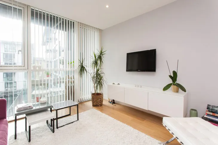 Flat Bridle Mews in Greater London