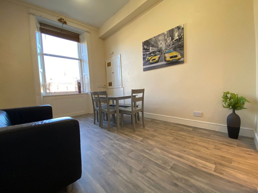 Flat Dalkeith Road in City of Edinburgh