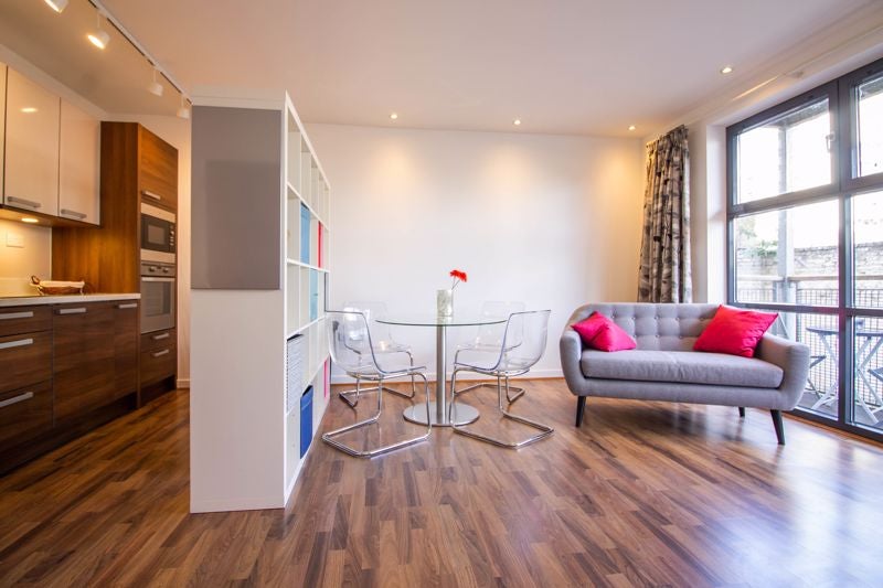 Flat Bank Street in Greater London