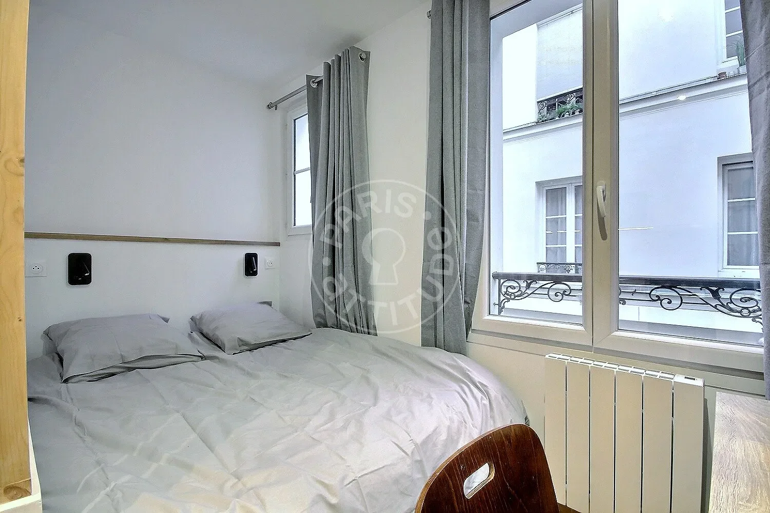 Flat Rue du Square Carpeaux in Paris