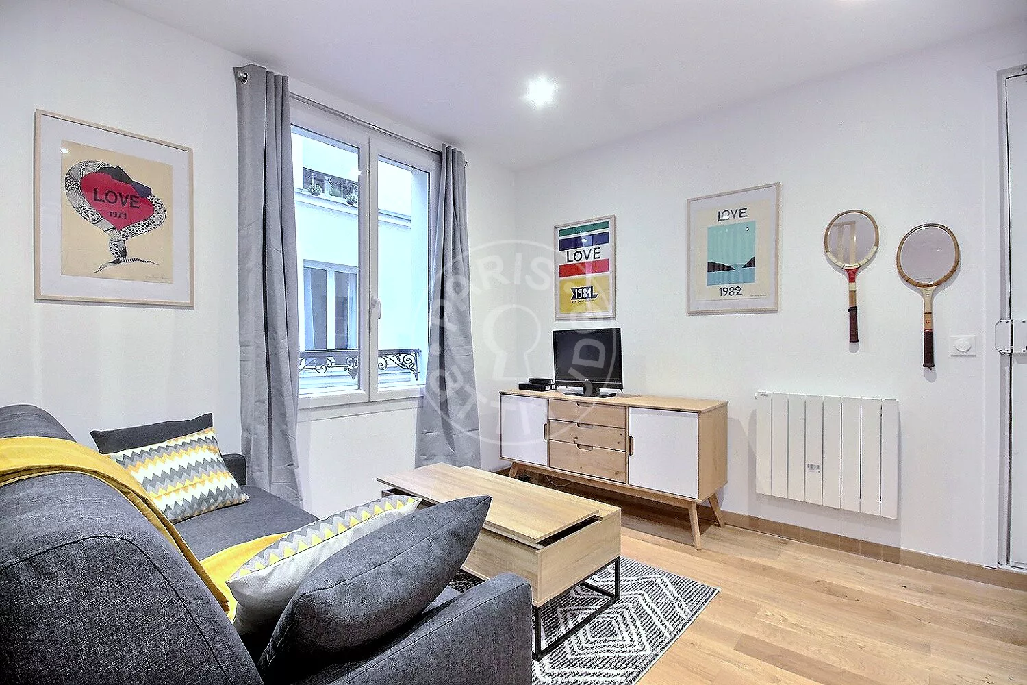 Flat Rue du Square Carpeaux in Paris