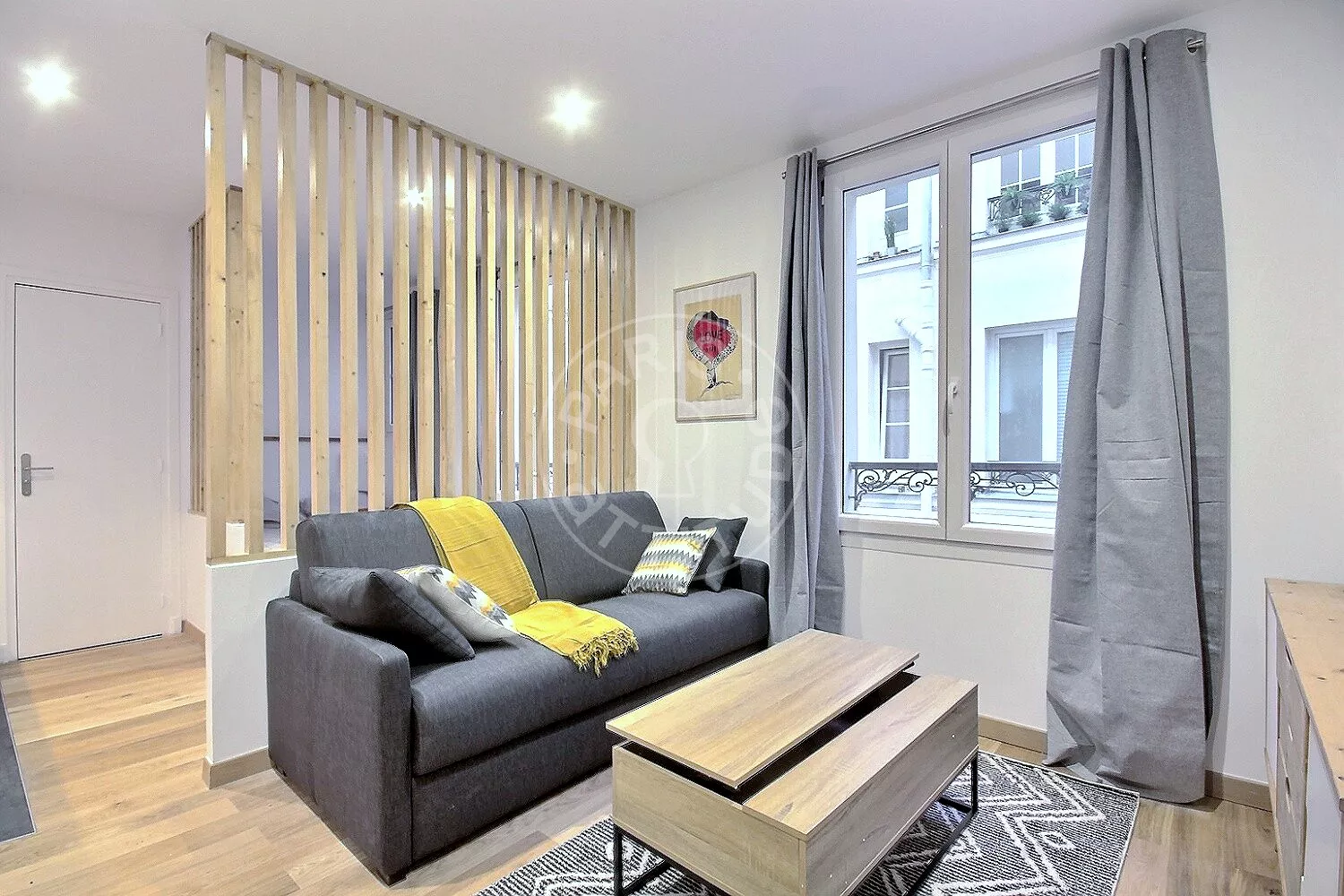 Appartement Rue du Square Carpeaux à Paris
