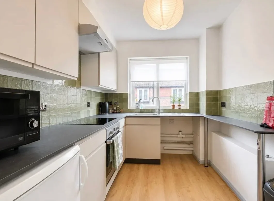 Flat Abbeyfields Close in Greater London