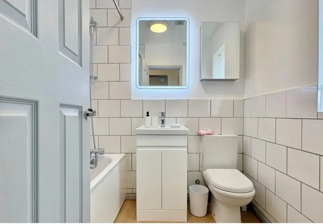 Flat Abbeyfields Close in Greater London