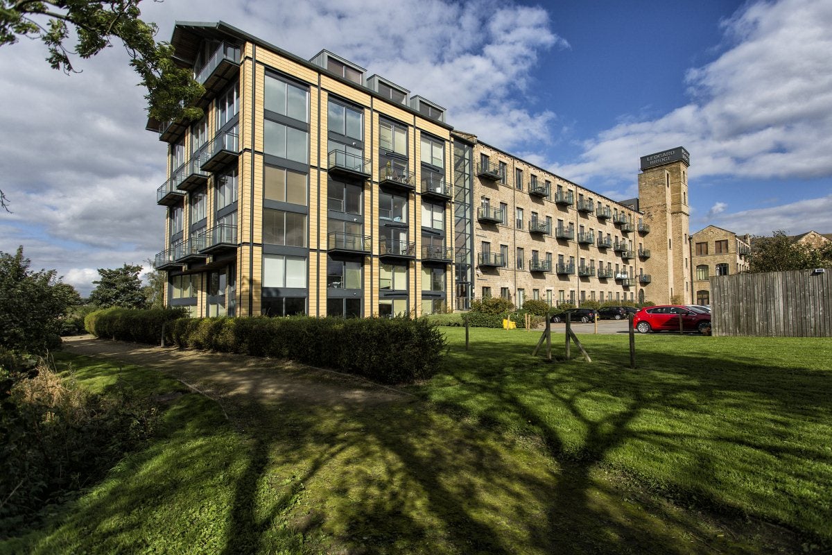 Flat Ledgard Wharf in Kirklees