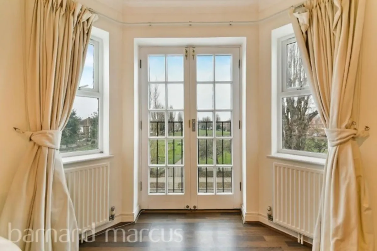 Flat Stamford Brook Avenue in Greater London