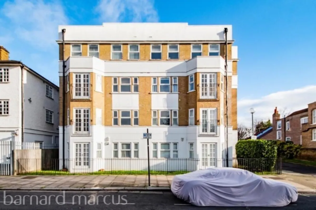 Flat Stamford Brook Avenue in Greater London