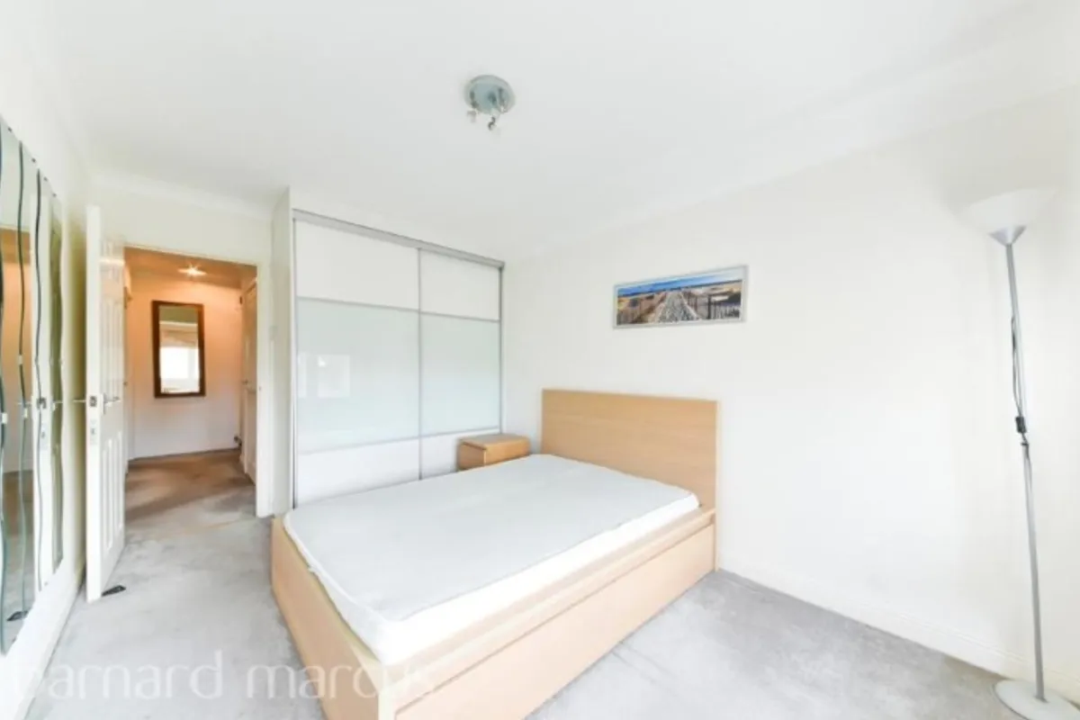 Flat Stamford Brook Avenue in Greater London