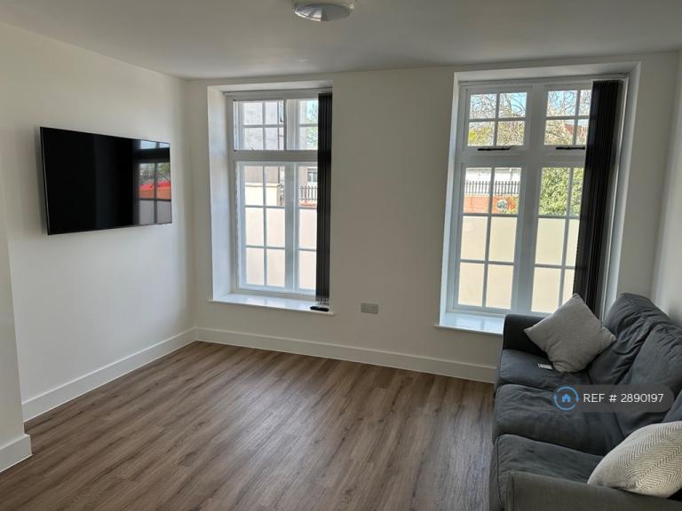 Room Smyths Close in Bristol