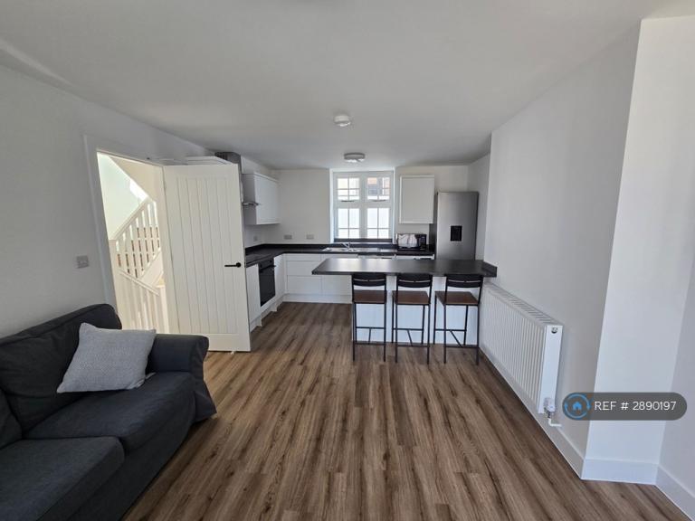 Room Smyths Close in Bristol