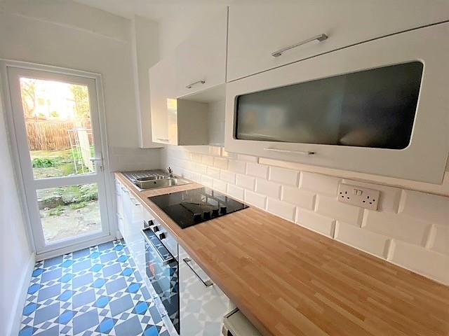 Room Gassiot Road in Greater London