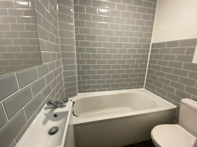 Room Gassiot Road in Greater London