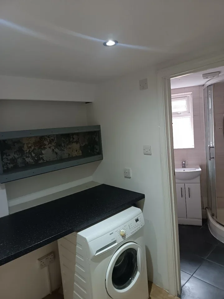 Flat Wyndham Crescent in Greater London