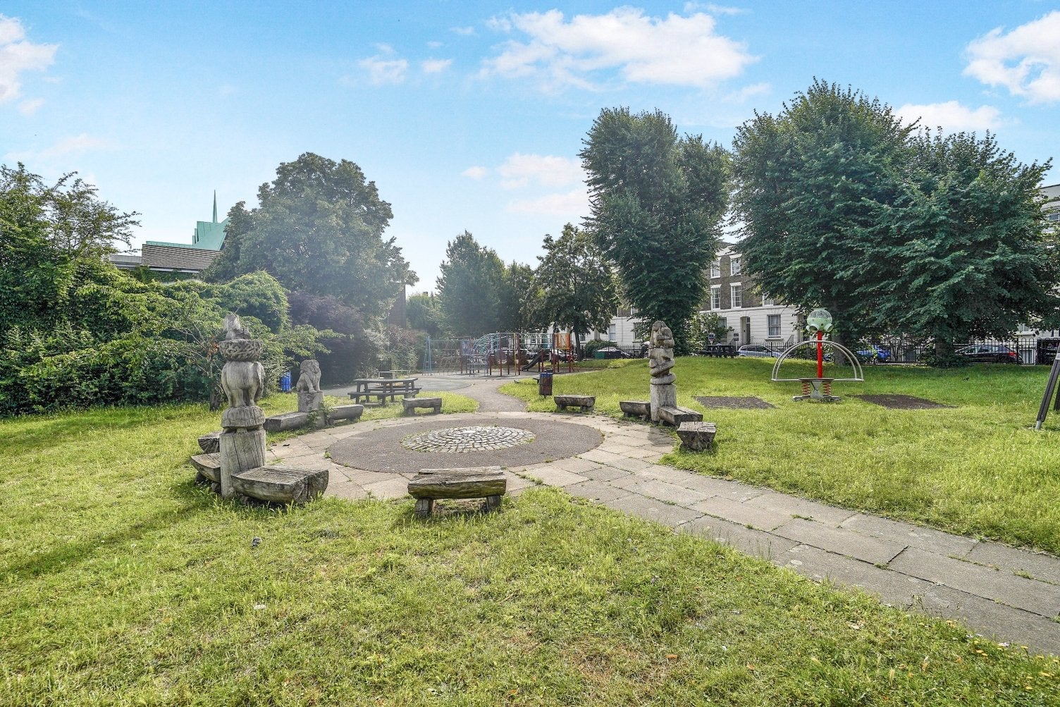 Flat Lorrimore Square in Greater London