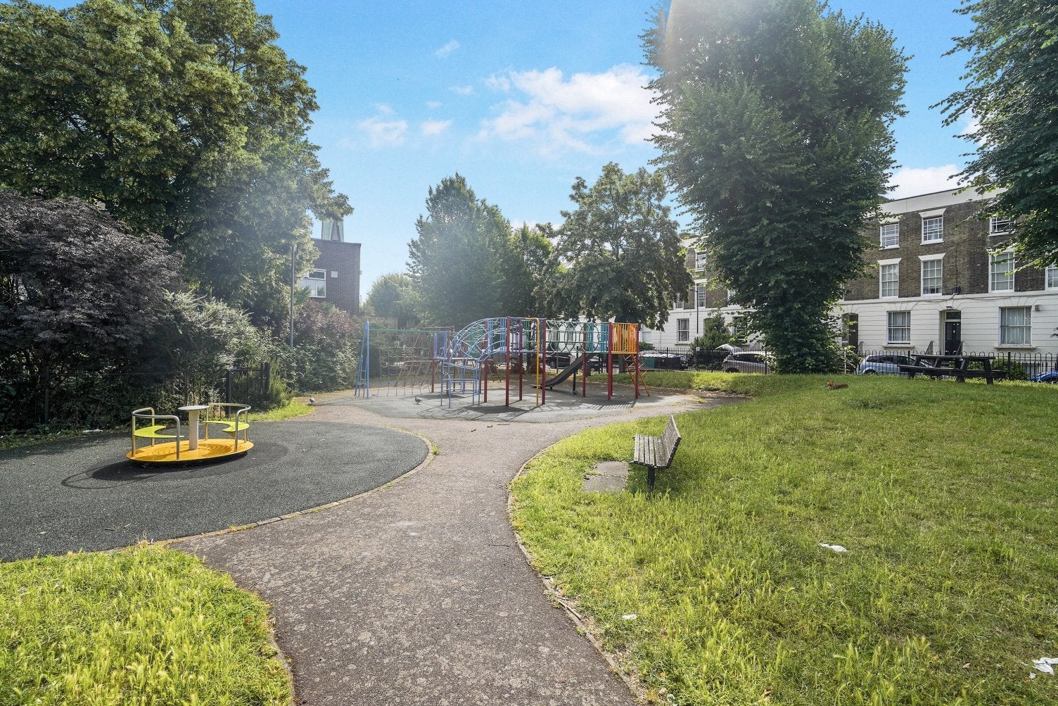 Flat Lorrimore Square in Greater London