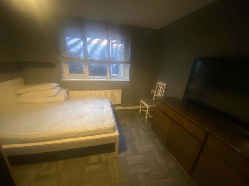 Room Bennetts Close in Greater London
