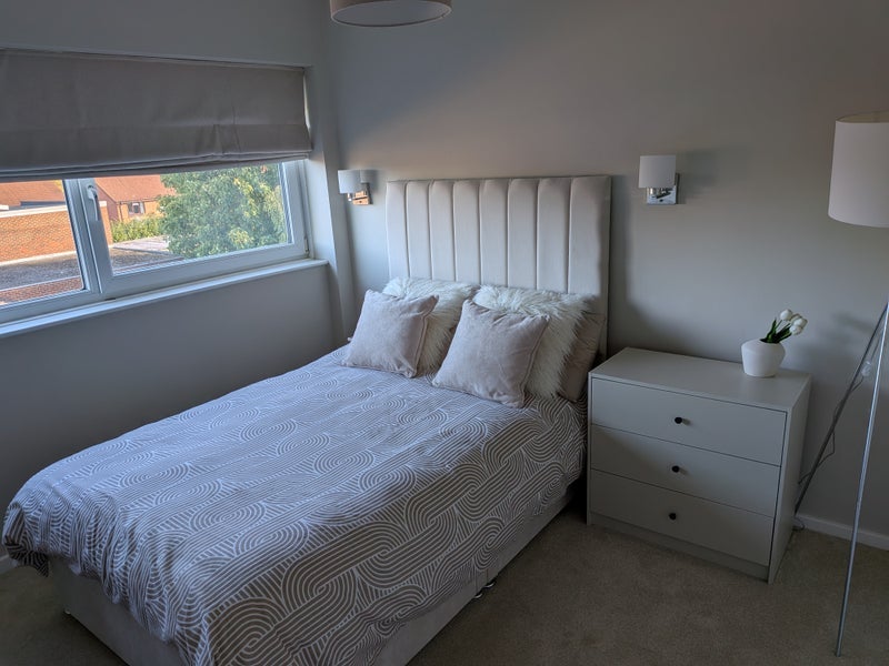 Room Birkdale Close in Greater London