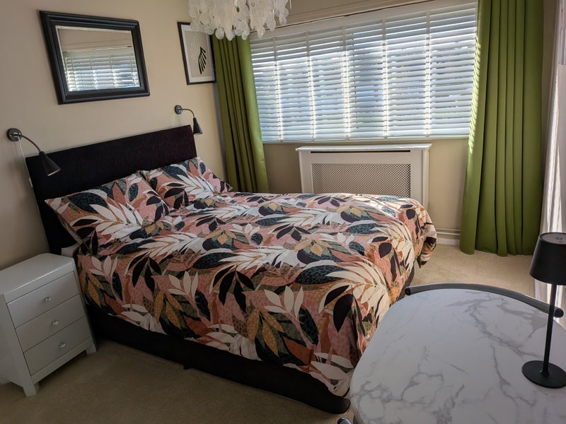 Room Birkdale Close in Greater London