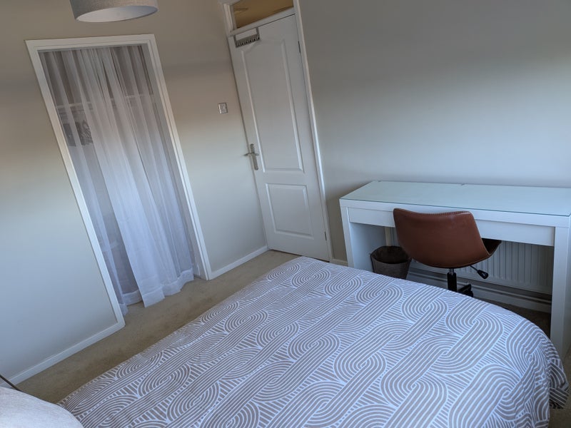 Room Birkdale Close in Greater London