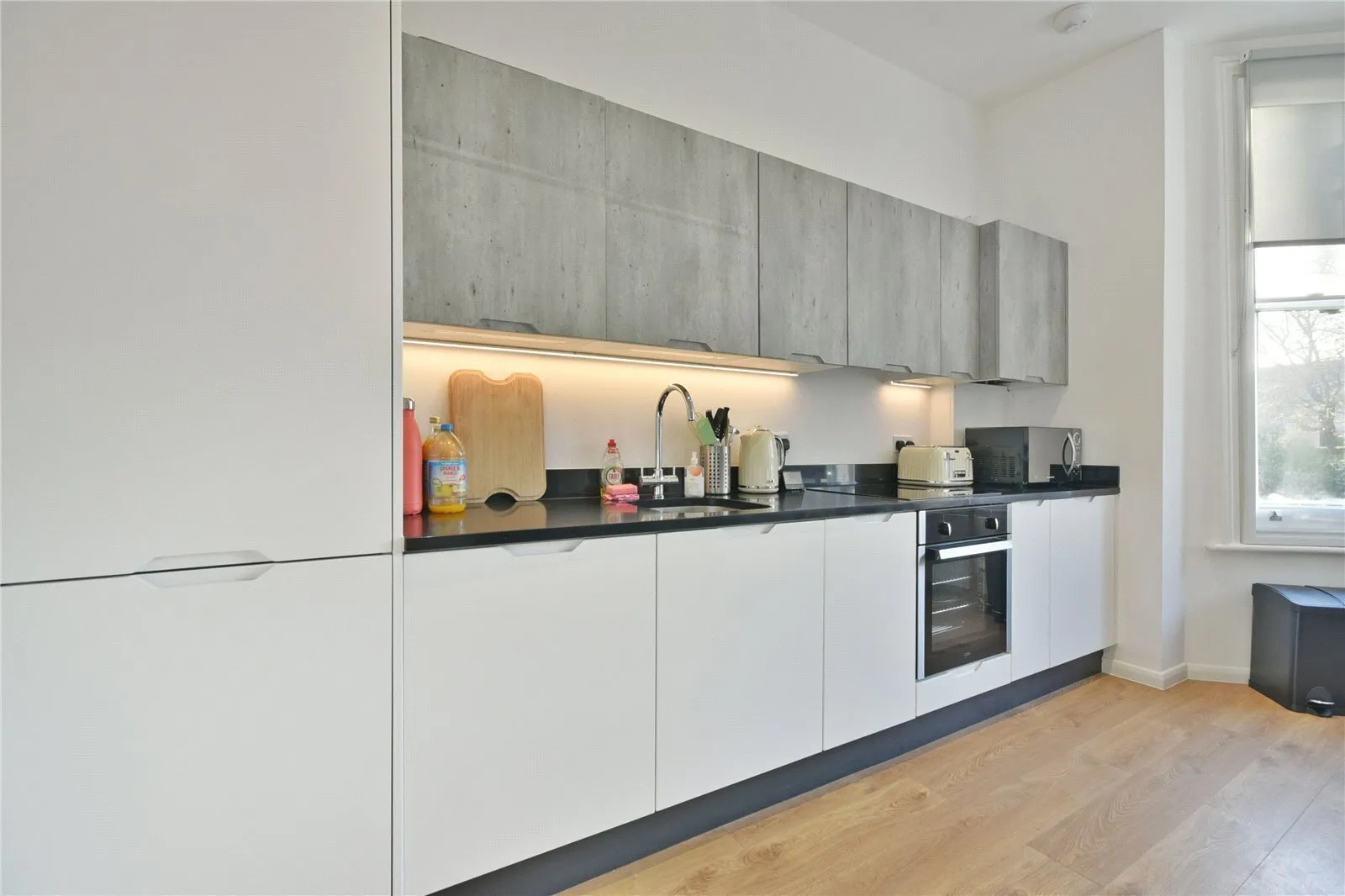 Flat Charlton Road in Greater London