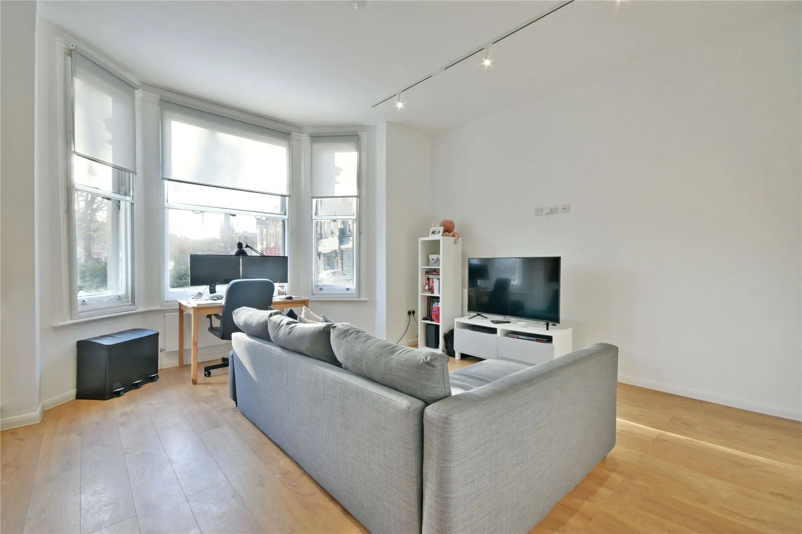 Flat Charlton Road in Greater London