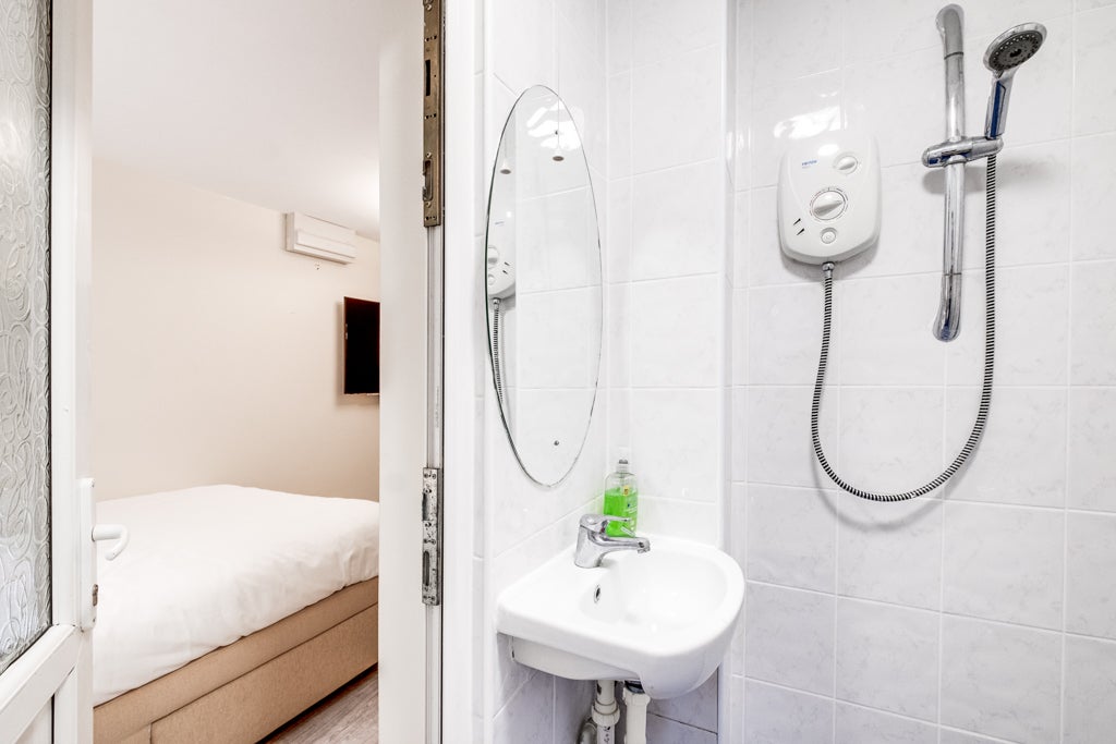 Flat Wilkinson Croft in Birmingham