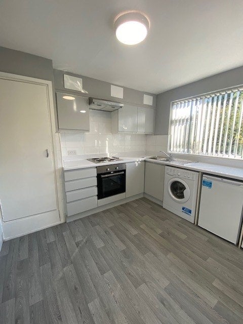 Flat Warwick Road in Metropolitan Borough of Solihull
