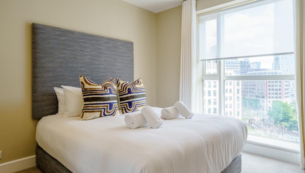 Flat Westferry Circus in Greater London
