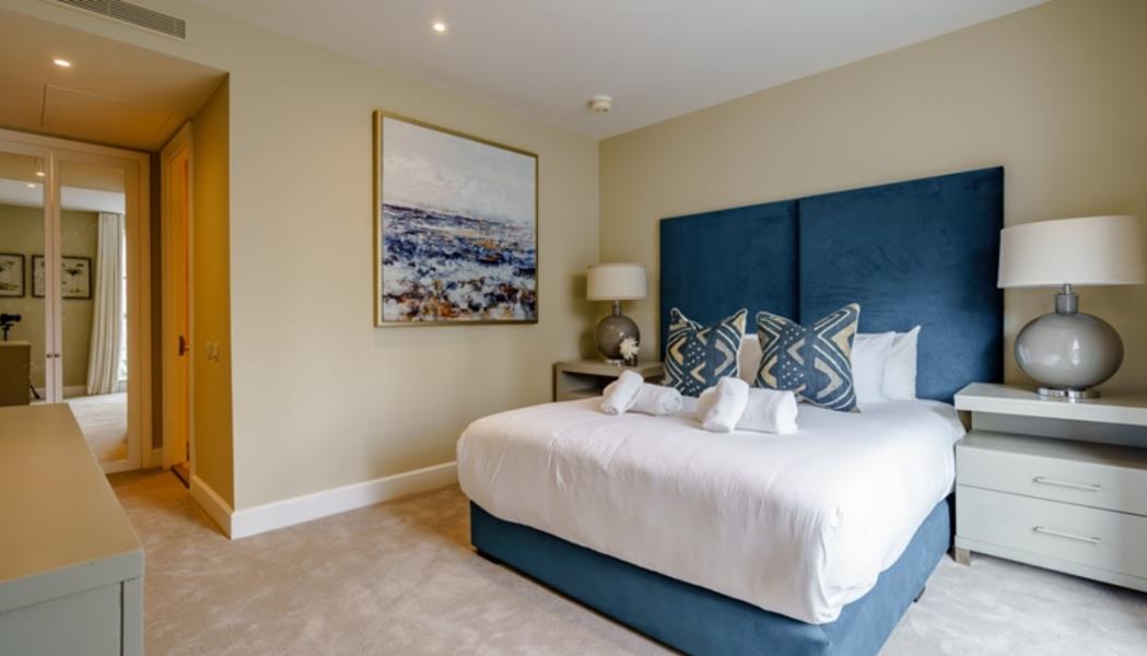 Flat Westferry Circus in Greater London
